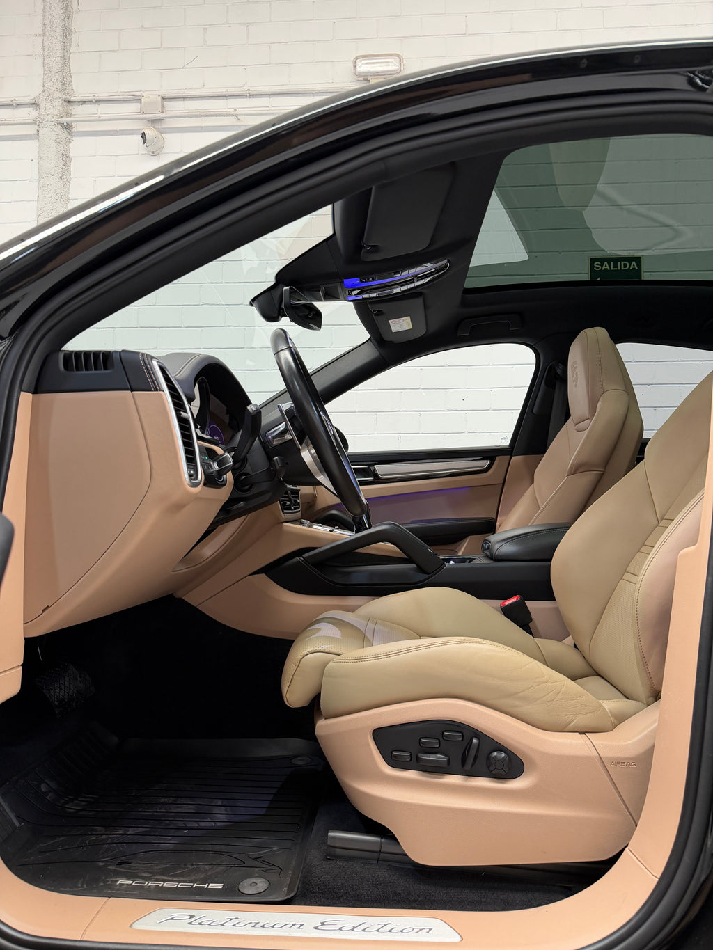 Porsche Cayenne Coupé E-Hybrid PLATINUM EDITION