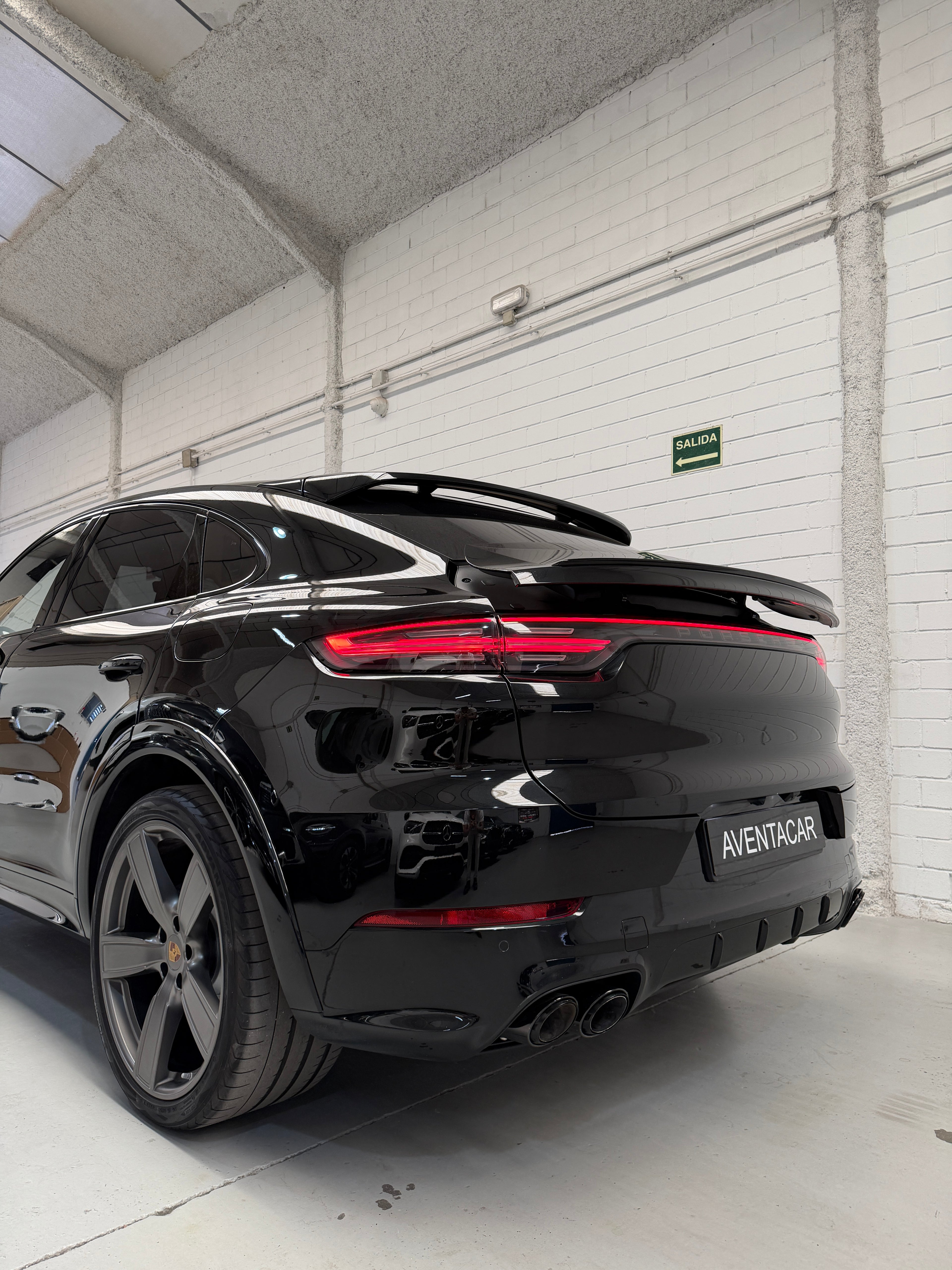 Porsche Cayenne Coupé E-Hybrid PLATINUM EDITION