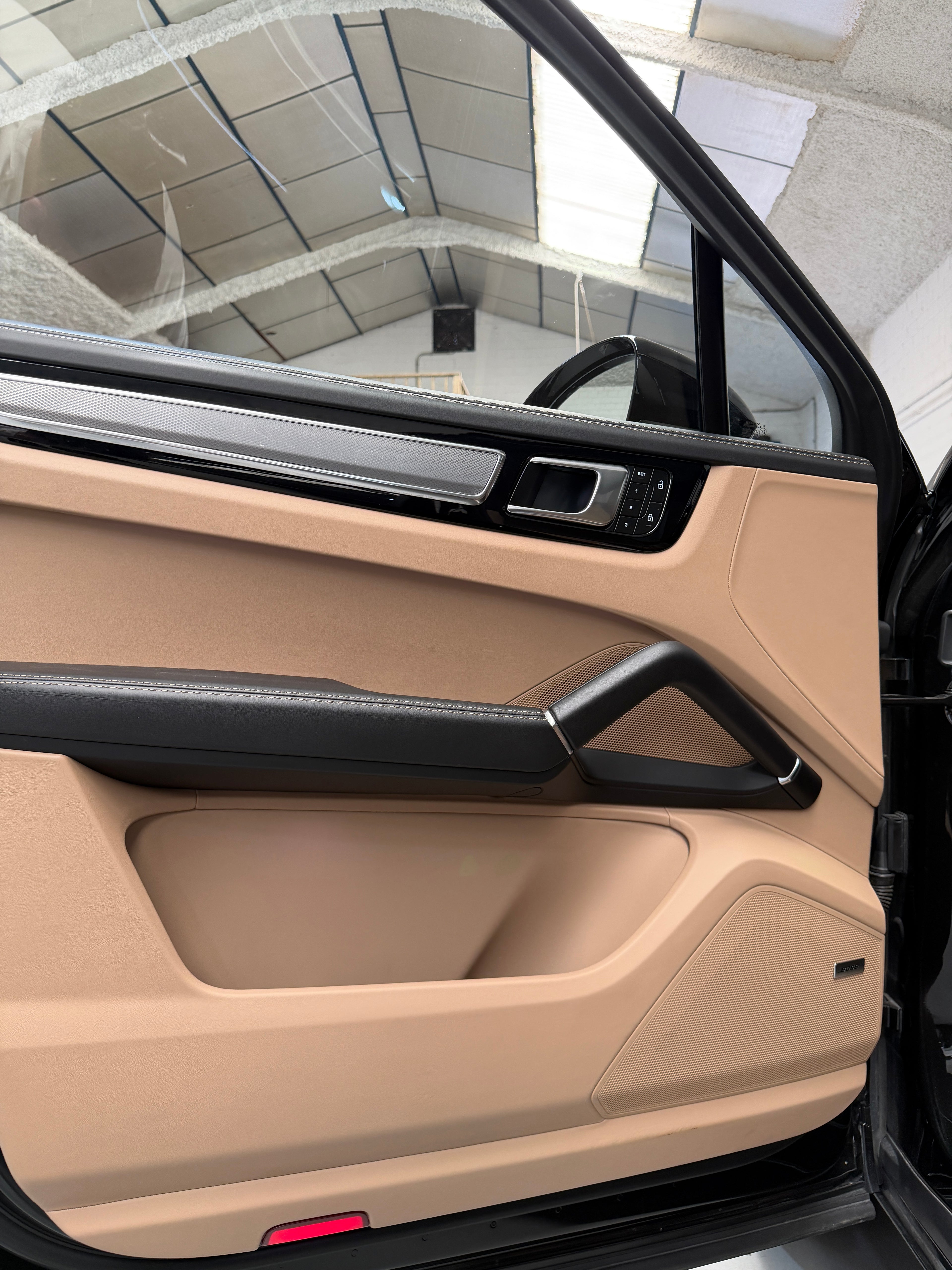 Porsche Cayenne Coupé E-Hybrid PLATINUM EDITION