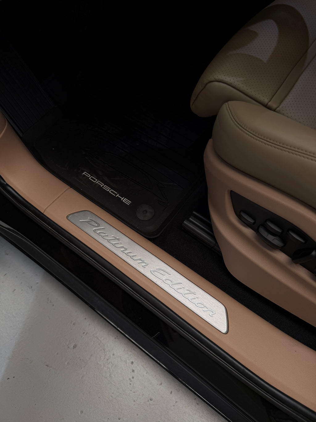 Porsche Cayenne Coupé E-Hybrid PLATINUM EDITION