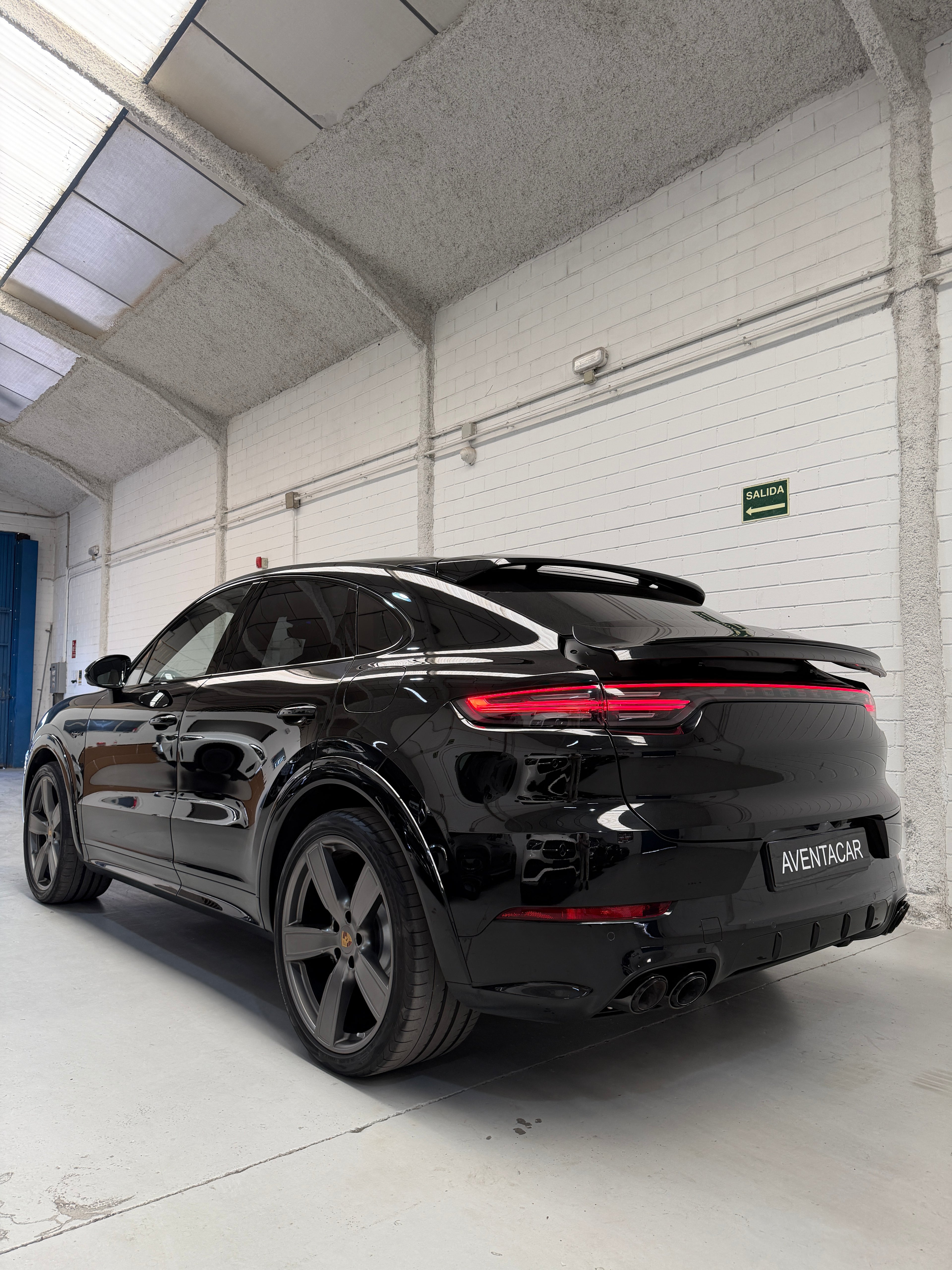 Porsche Cayenne Coupé E-Hybrid PLATINUM EDITION