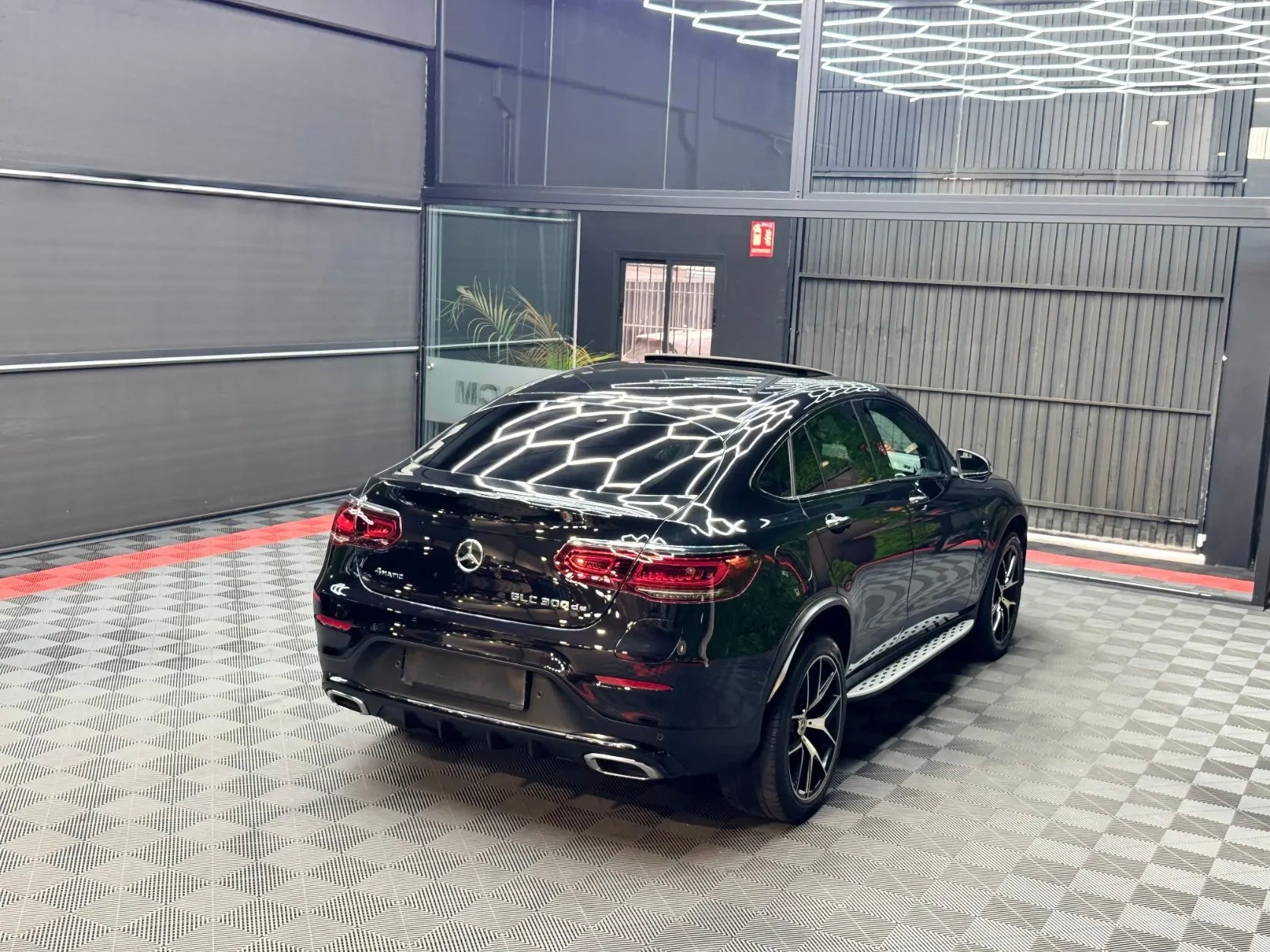 Mercedes-Benz GLC Coupé 300de AMG