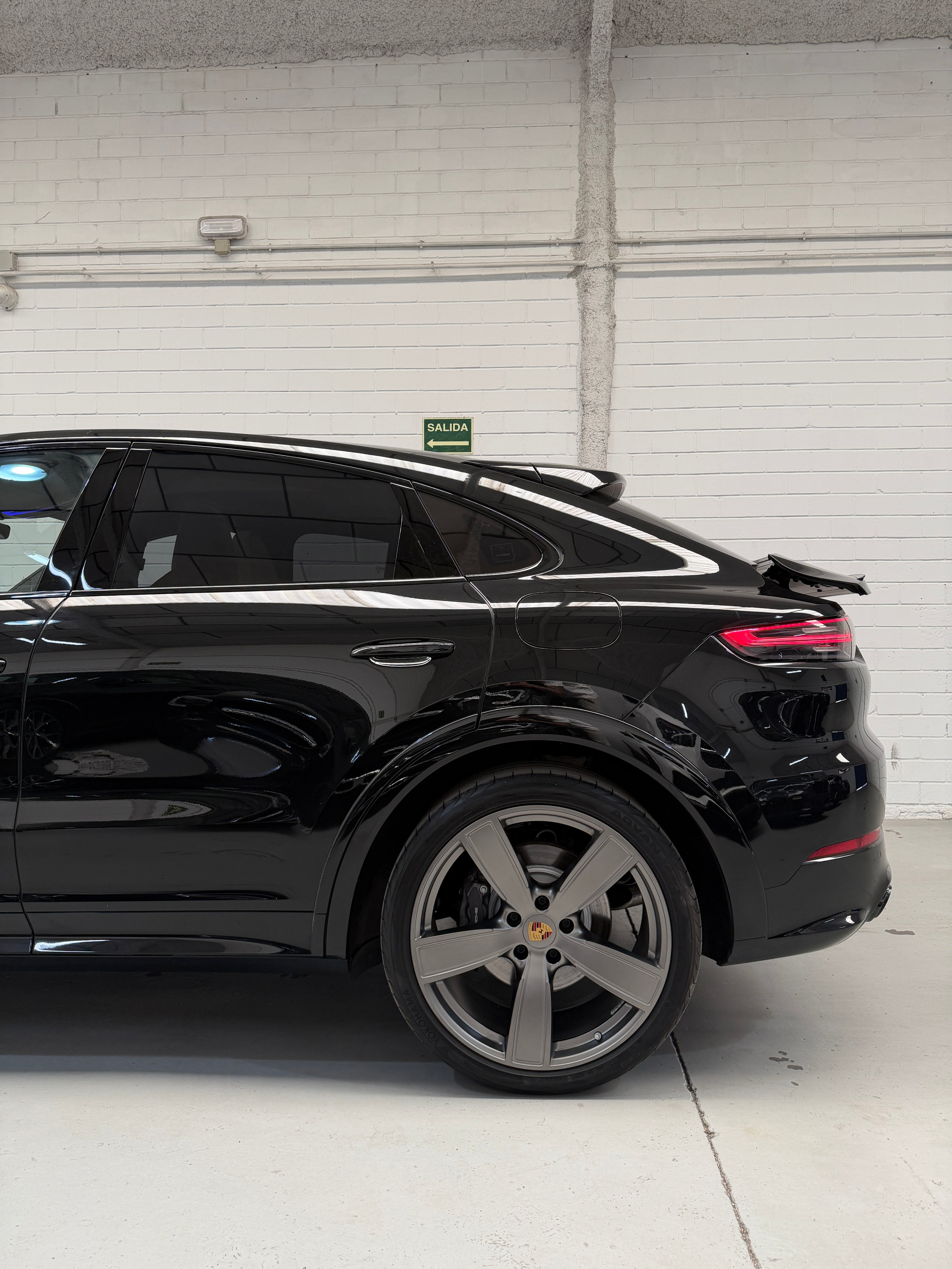 Porsche Cayenne Coupé E-Hybrid PLATINUM EDITION