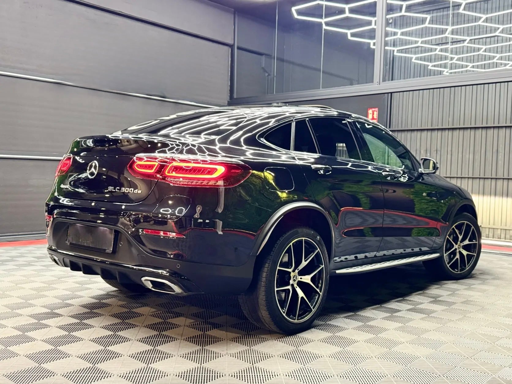 Mercedes-Benz GLC Coupé 300de AMG